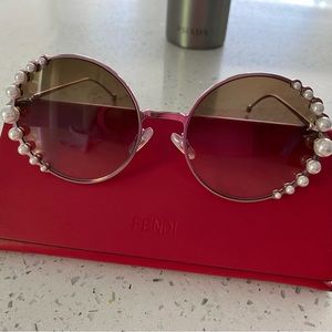 Fendi Women Pink Metal Round Sunglasses